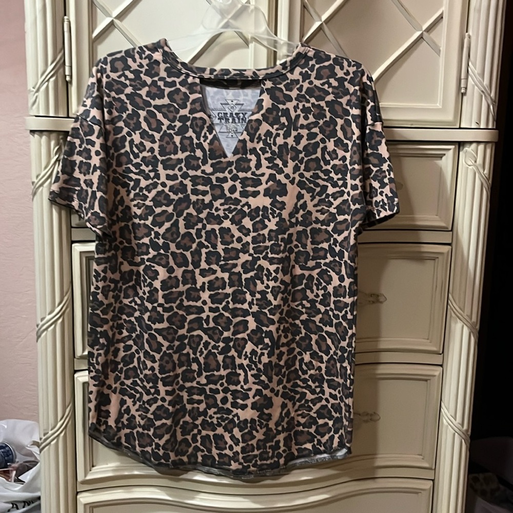 Leopard oversized tee, size xs, crazy train.